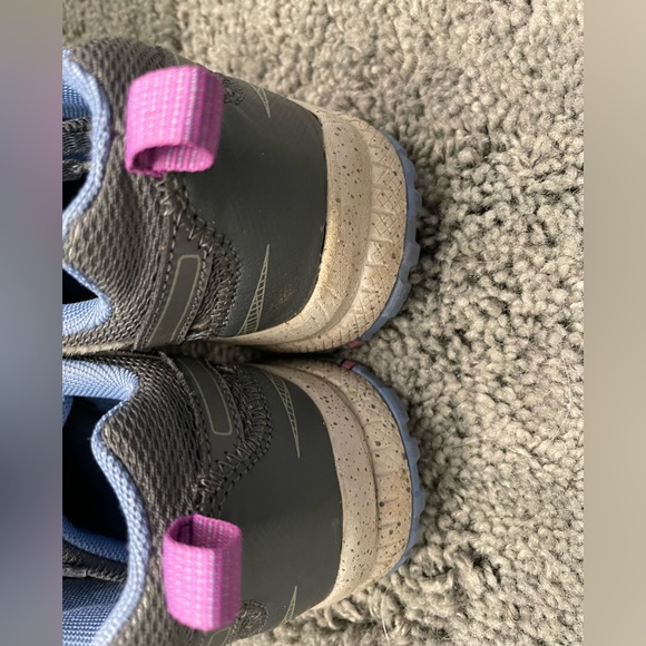 Two pair sketcher sneakers - Picture 4 of 15